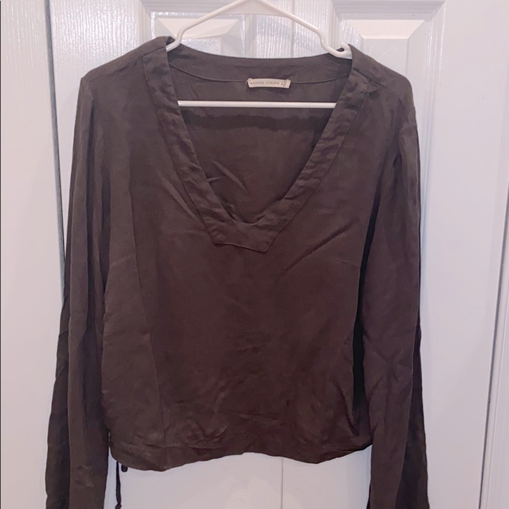 Army green long sleeve cropped blouse size XL